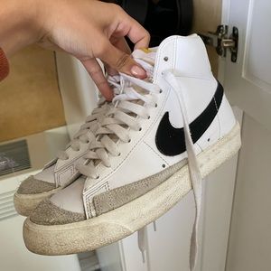 Nike blazer mids size 6